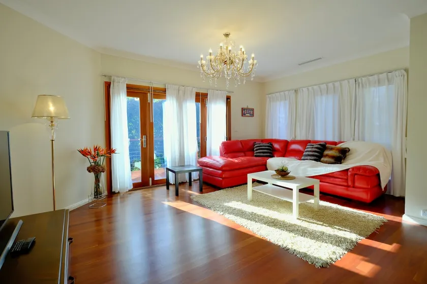 Spacious 5BRS unique house in parliament triangle - Image 1