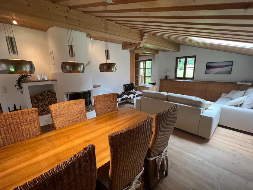 Attic apartment farmhouse - Image 1