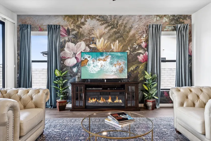 Stunning 3 Bed, 2 Bath Home - Image 1