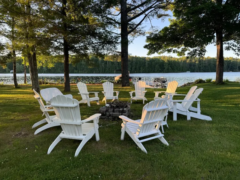 Lakefront 3 bedroom pet friendly on Messalonski - Image 1