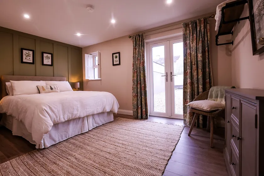 Oak Suite | 19 on the green - Image 1