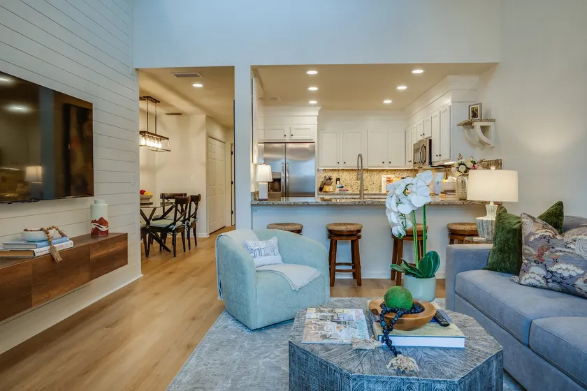 Modern Elegance: Luxury Retreat - Image 1