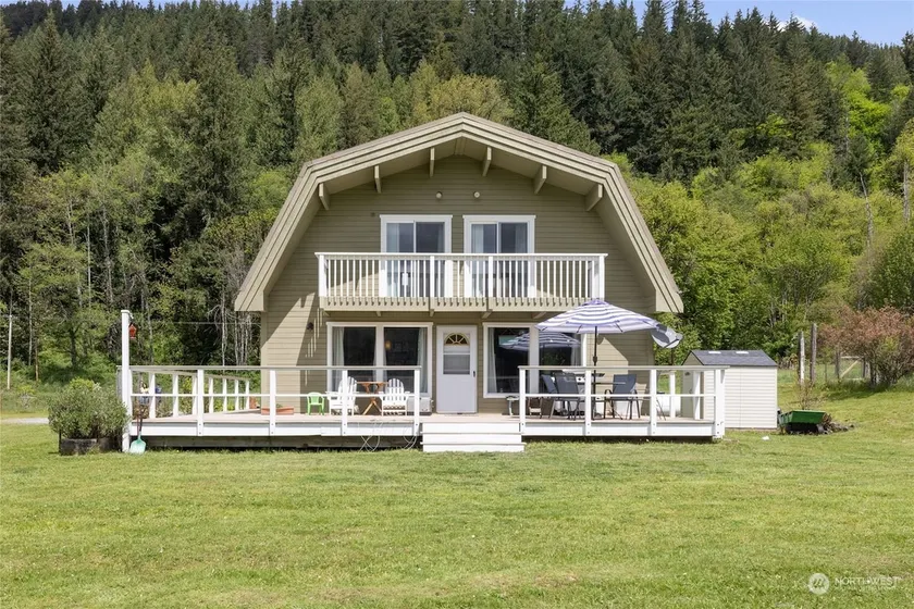 Mt Rainier, Paradise to stay! 4BR,2BA, Sleeps 10 - Image 1
