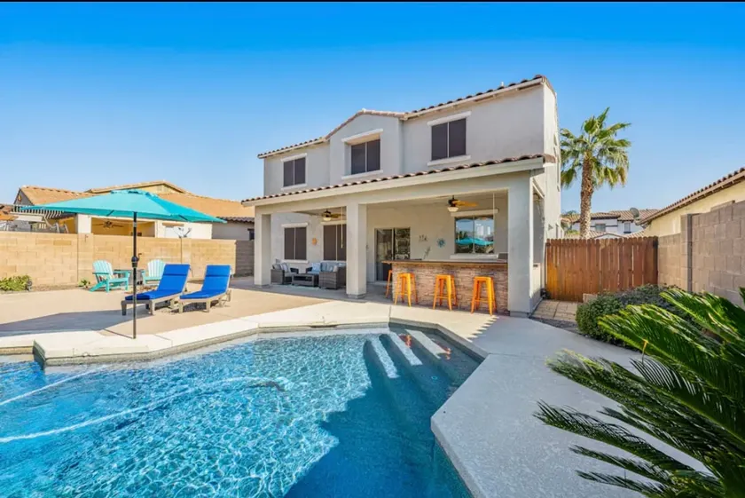 Stunning Oasis! - Image 1