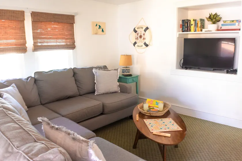 1 Block from Beach – Stylish 2-BR Loft Apartment - Image 1