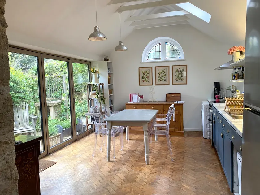 The Garret cottage, Gallery Lane - Image 1