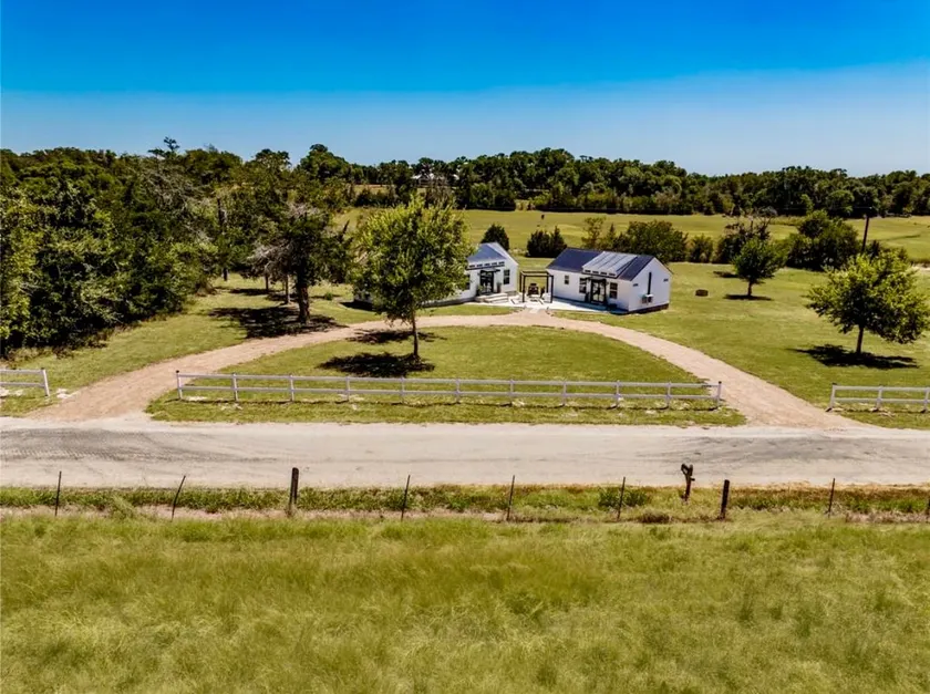 Round Top Refuge (Guest House) - Image 1