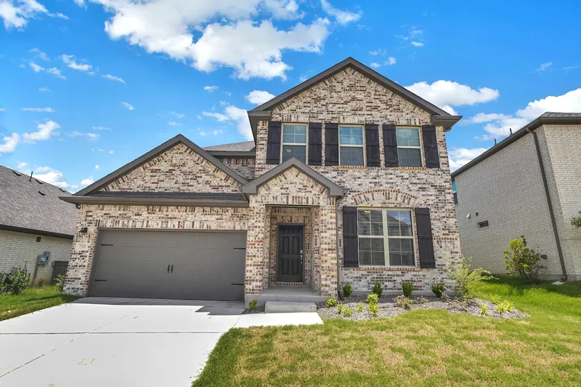 Beautiful Dallas/Fort Worth Home - Image 1