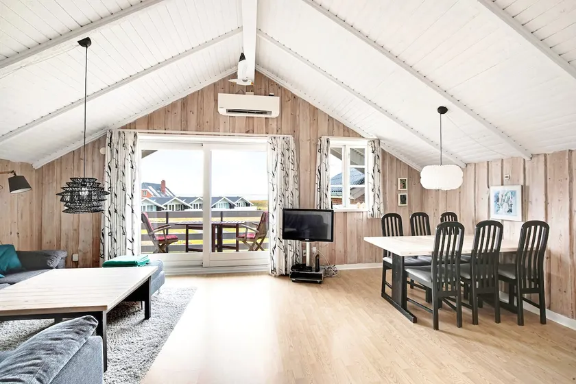 Relaxing paradise overlooking the Wadden Sea - Image 1