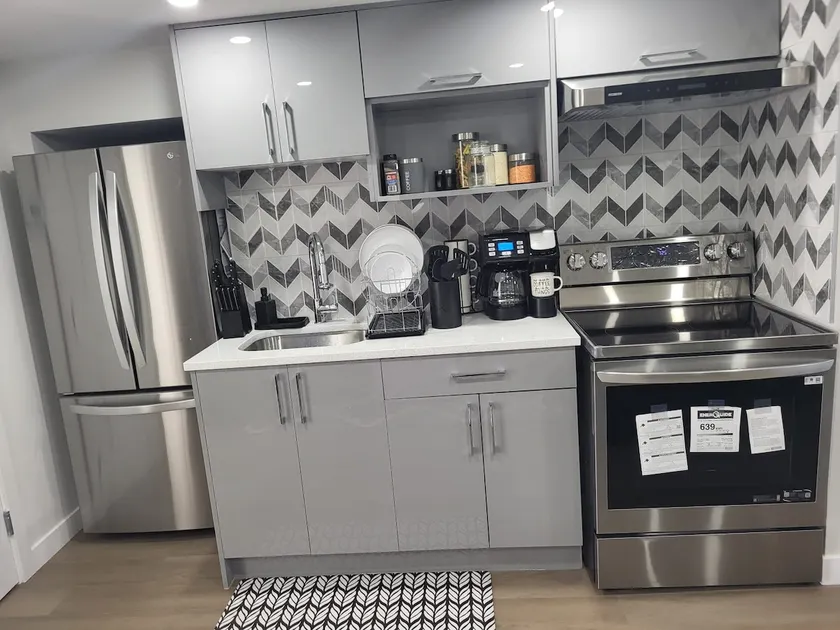 GREAT 2bdr HVAC 14min to Airport - Image 1