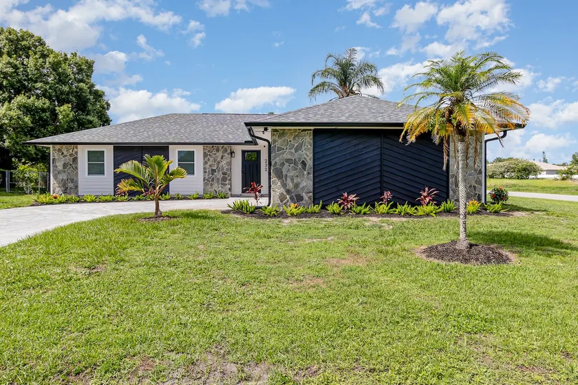 Clean & Updated 3BR Home | Quiet Area w/EasyAccess - Image 1