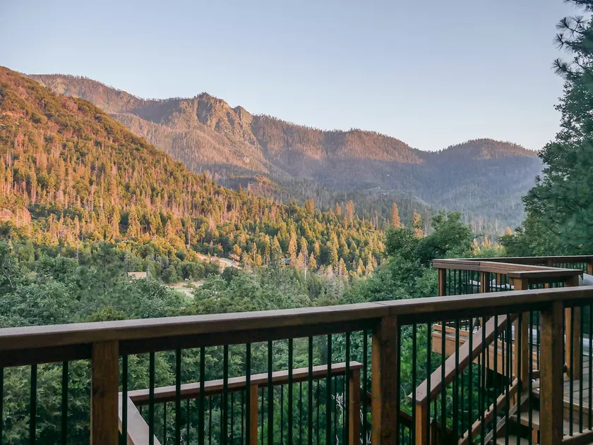A House in the Mountains - Epic Views & Modern - Image 1
