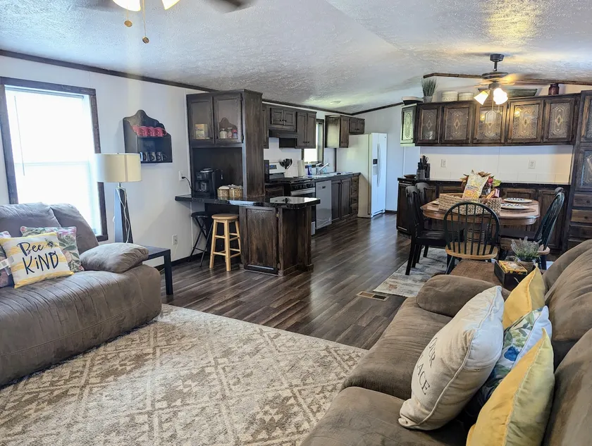 7 Hillcrest Home Away From Home - Image 1