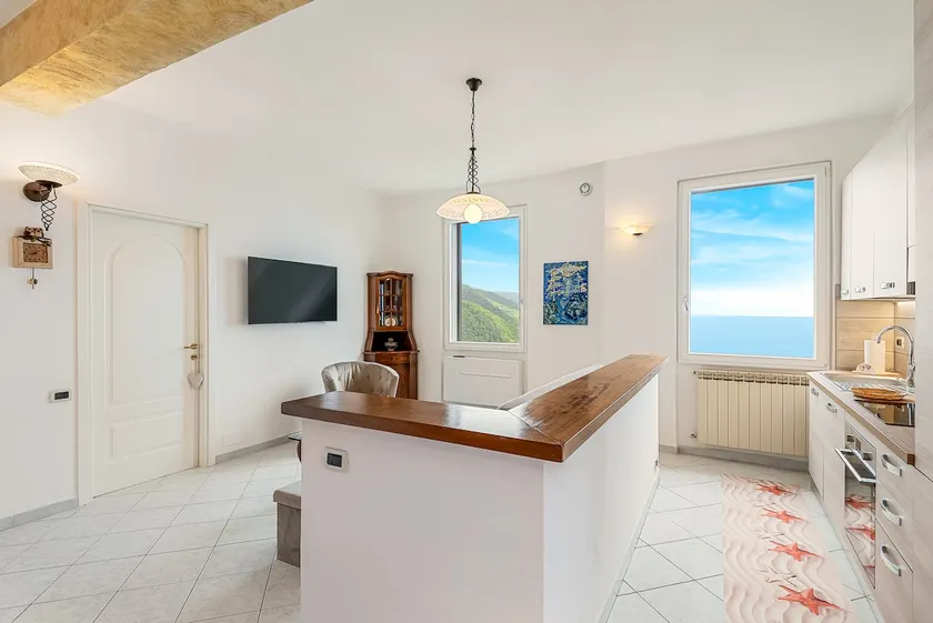 House by the sea - Image 1