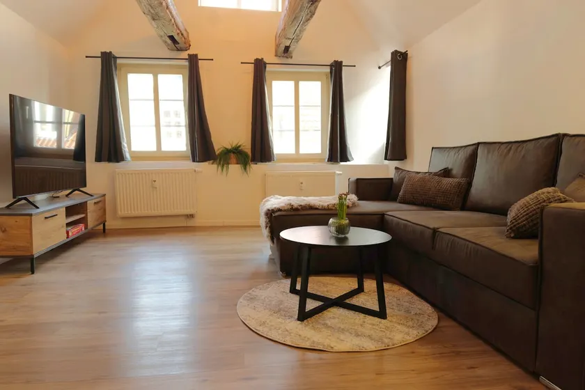 Charming apartment in the Old Town - Image 1