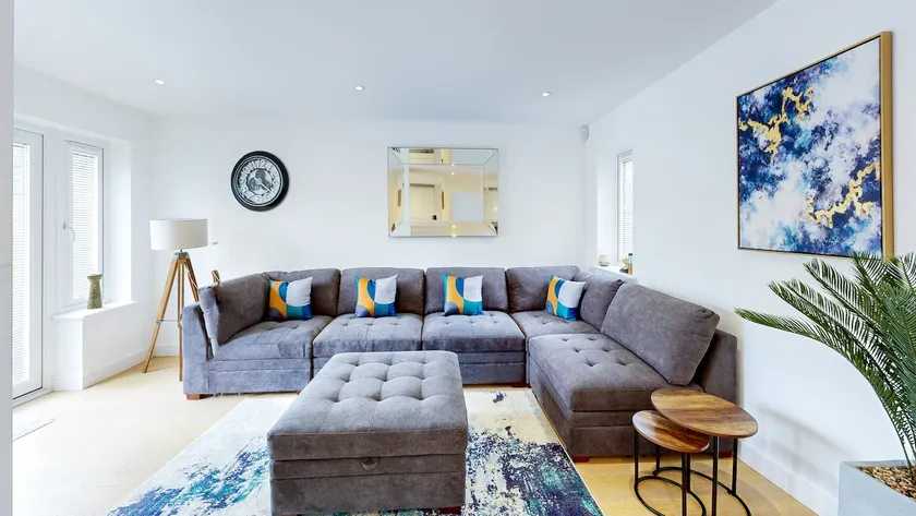 Beautifully presented Home - Non-smoking - Image 1