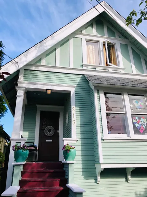 Charming James Bay Guest House - Image 1