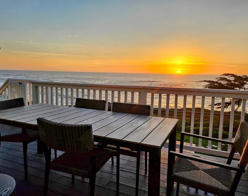 New- Stunning Oceanfront ”Pelican Bluffs” - Image 1