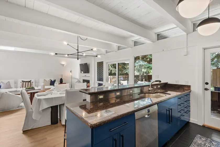 Aspen downtown remodeled designer retreat - Image 1