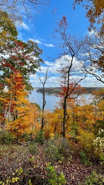 Lake View Loft Only 2 miles from Wolf Creek Marina - Image 1