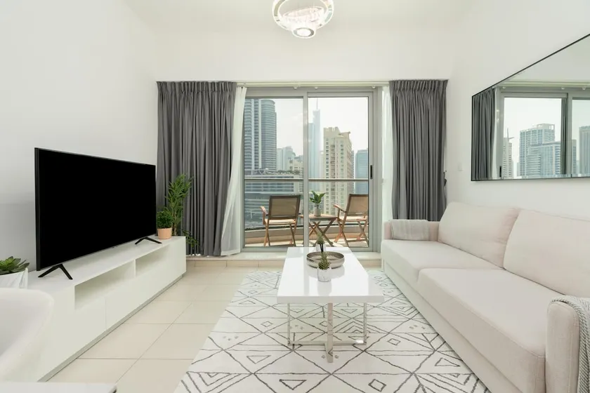 Opulent 1 Bedroom Marina View - Image 1