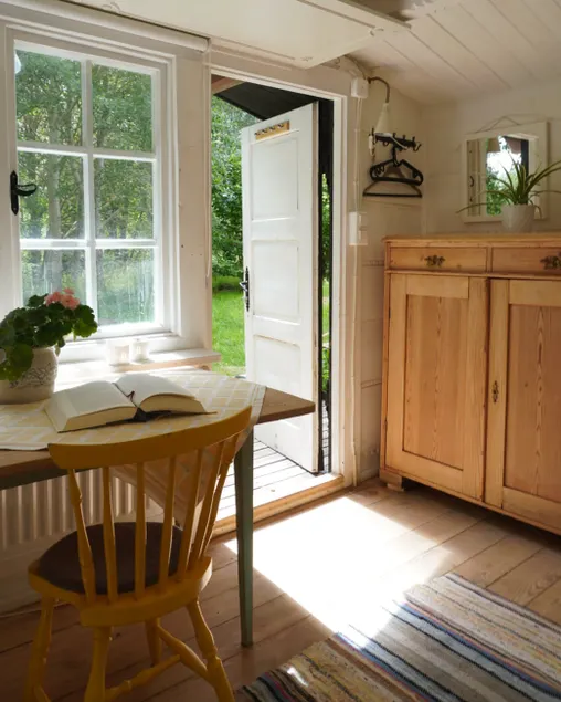 Cottage in a wonderful, peaceful garden - Image 1