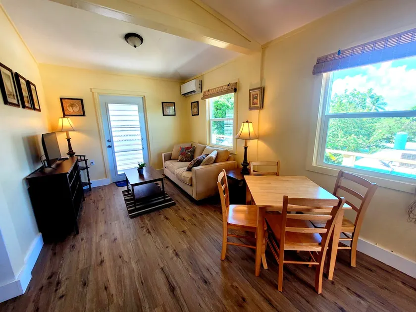 Sunny 1 bedroom in Esperanza - Image 1