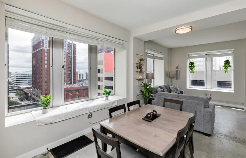 Skyline Serenity 2BR/2BA with Stunning City Views - Image 1
