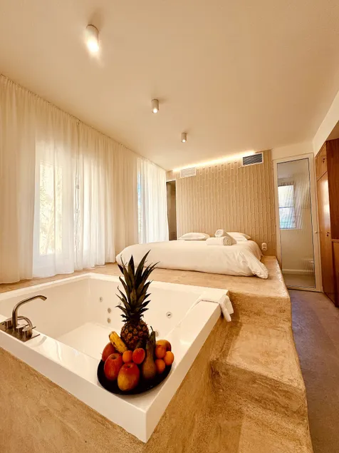 Maison LYO - Romantic Luxury Accommodation ”Oranger” - Image 1