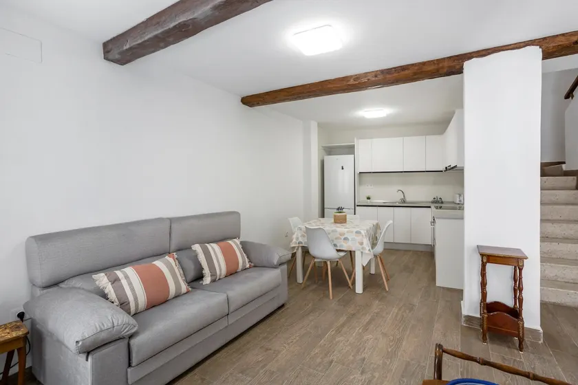 Onil Reformed Petfriendly Home with WIFI - Image 1