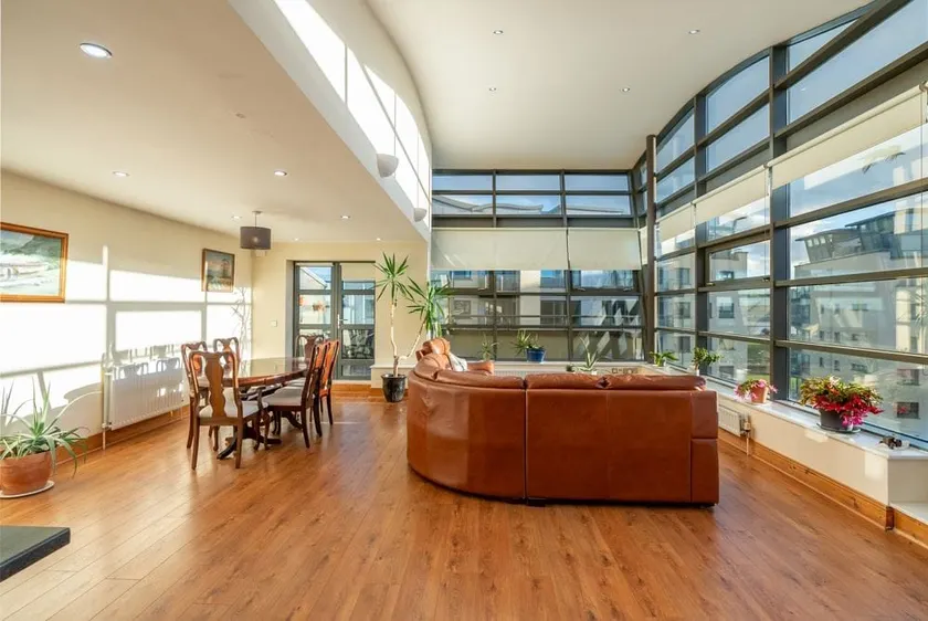 Panoramic Two-bedroom Penthouse - Image 1