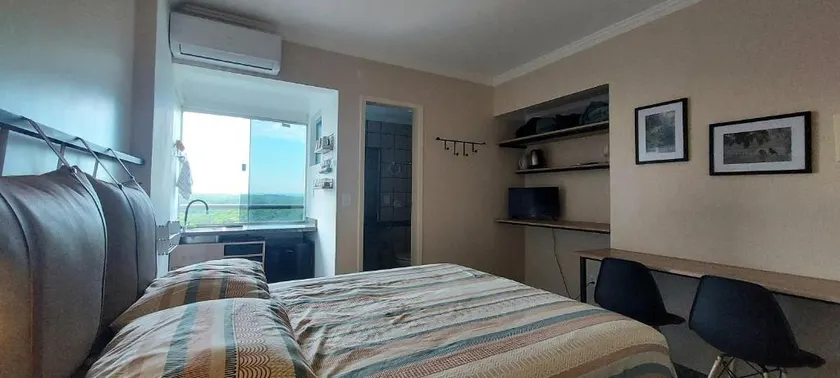 Suite with pantry and view - Image 1