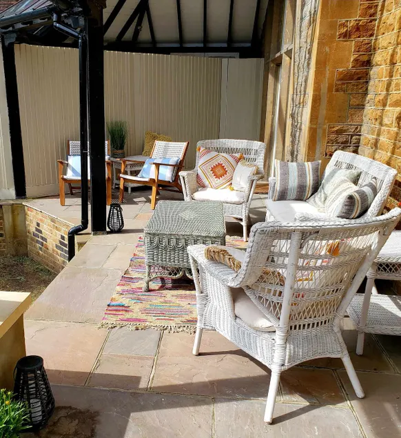 3 bedroom 3 bathroom ground floor condo with veranda - Image 1