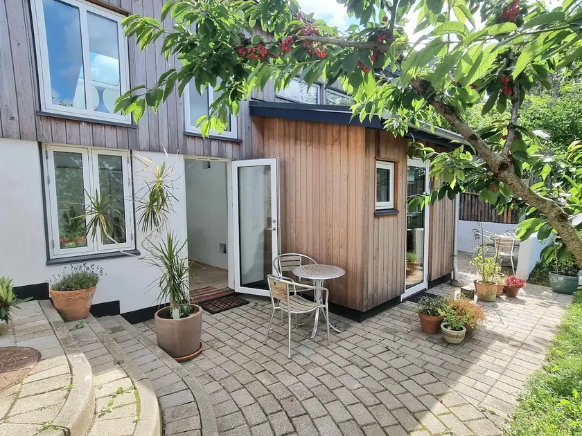 Unique guesthouse in Rågeleje - Image 1