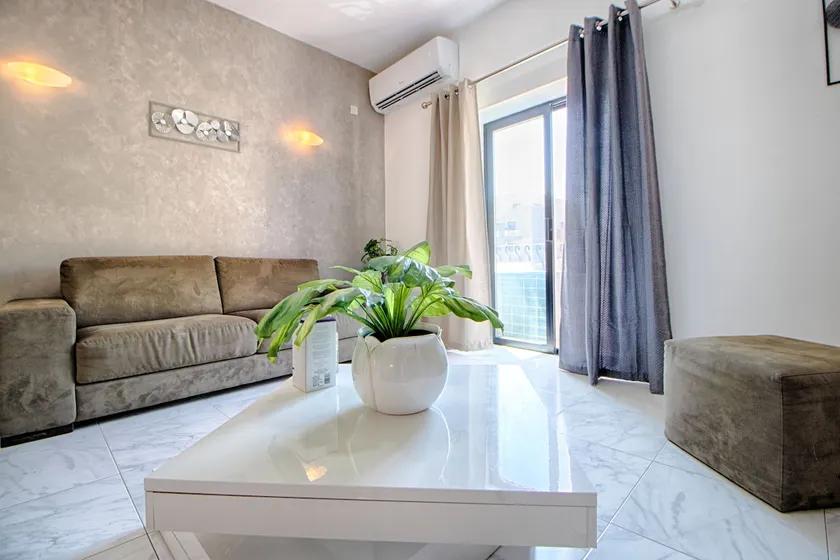 Spacious Corner Maisonette - Blessings - Image 1