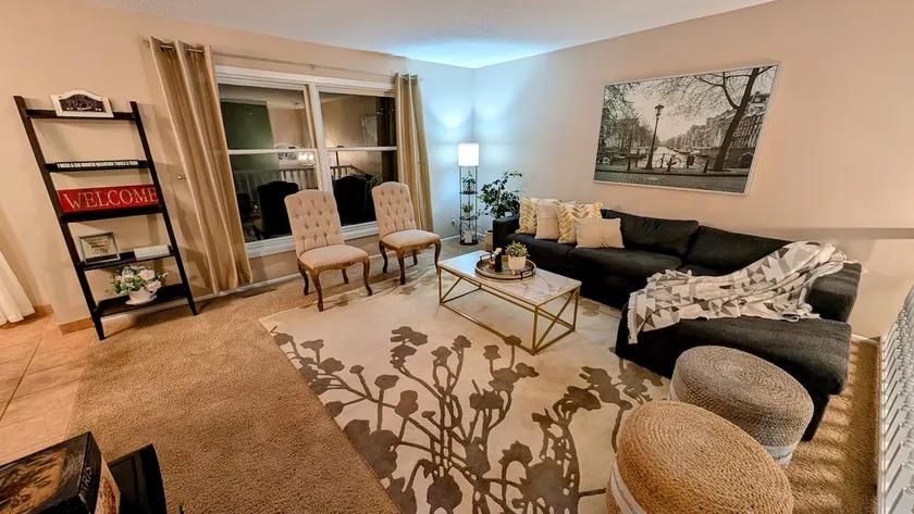 Inviting Cozy House in the Heart of Maple Grove - Image 1