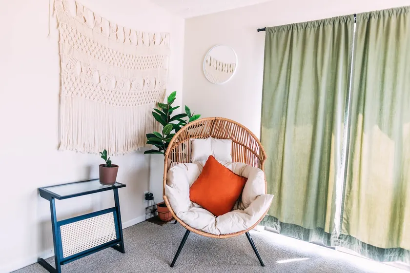 Macrame Stay - Image 1