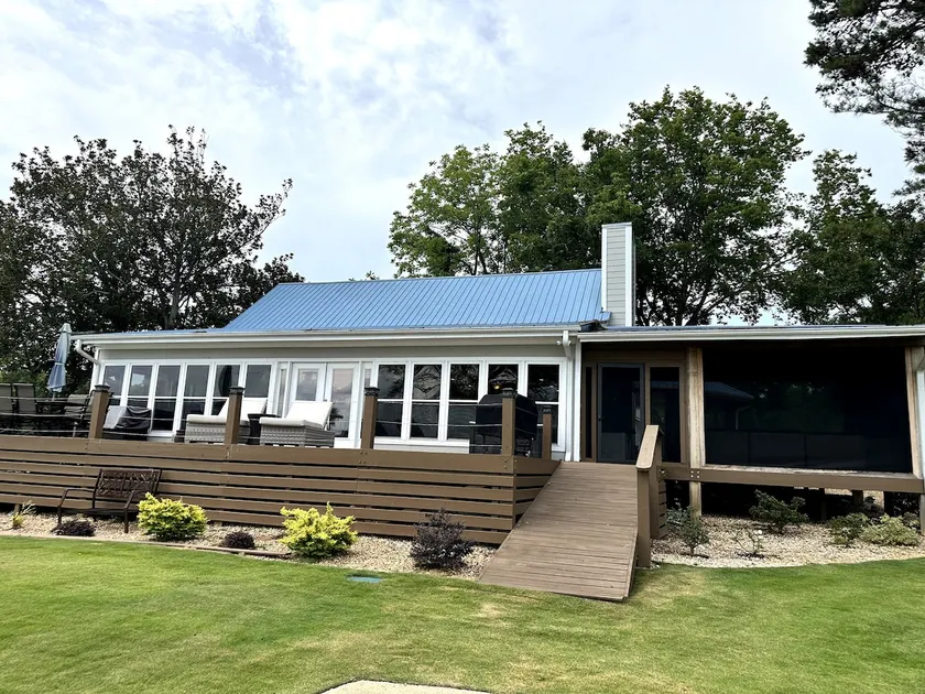 Boondocks on Lake Harding - Image 1