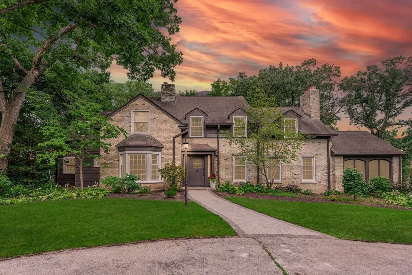 The Rock Royale: 7BR/7BA Modern Chic Estate - Image 1