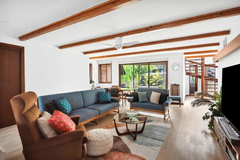 Family-Friendly Renovated 4BR Clifton Retreat - Image 1