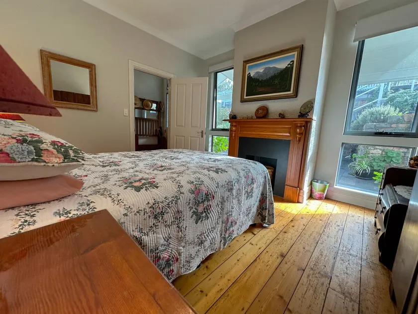 In town, off grid, healthy stay. - Image 1