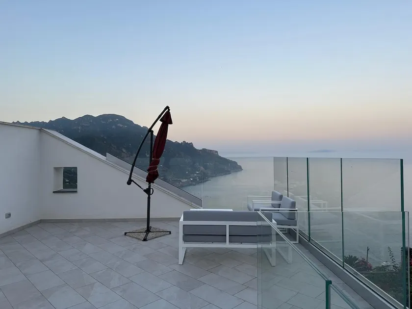 Chez Elena with shared terrace overlooking the sea - Image 1