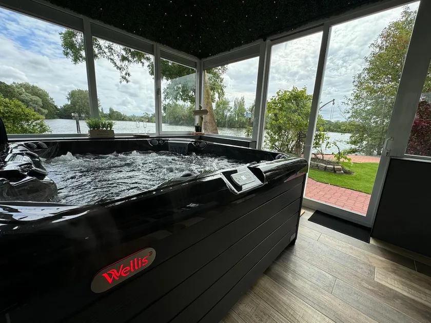 Beautiful Lake View - Image 1