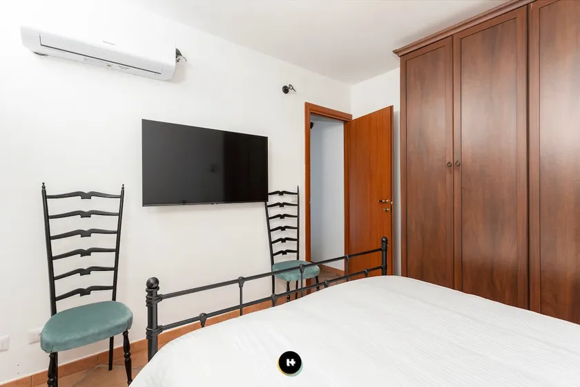 HotelsTOO - Home Amsicora, a historic alley - Image 1
