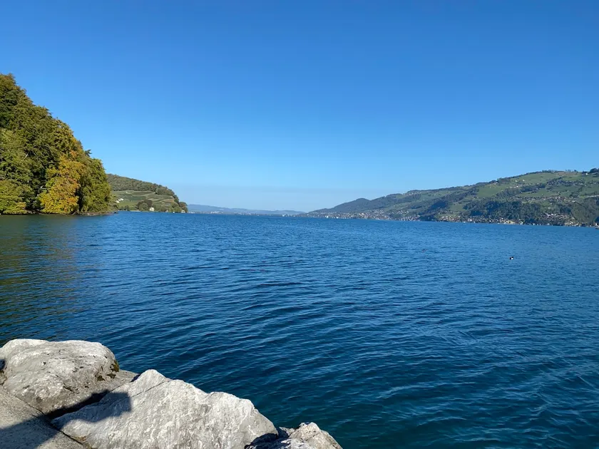 Lake and mountains cozy - Image 1