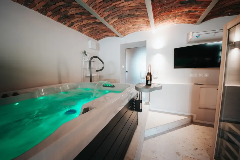 Luxury Residence Metlika - Image 1