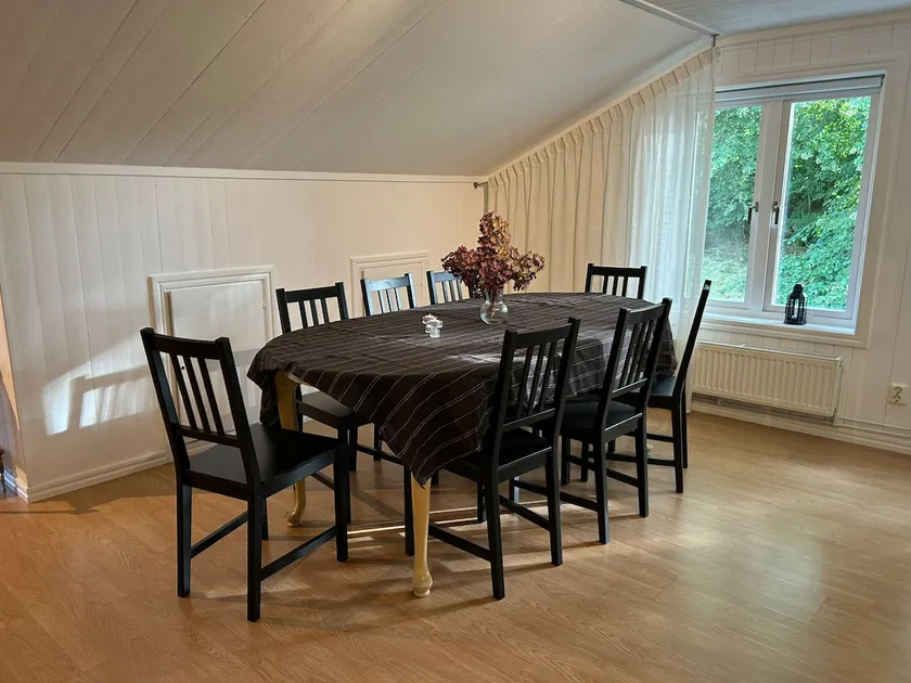 Spacious private attic - Image 1