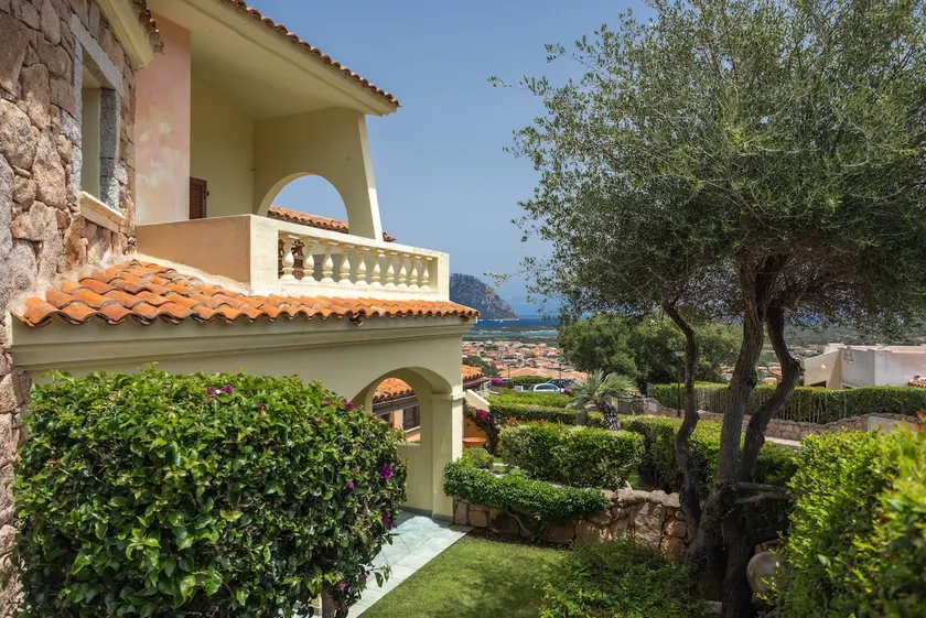 Sardinian Villa with Terrace and Tavolara View - Image 1