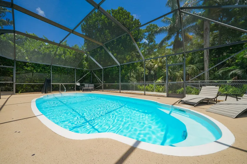 Jupiter Retreat w Private Pool - Image 1