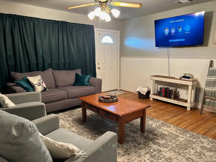 2 Bedroom, King & Queen Beds! - Image 1
